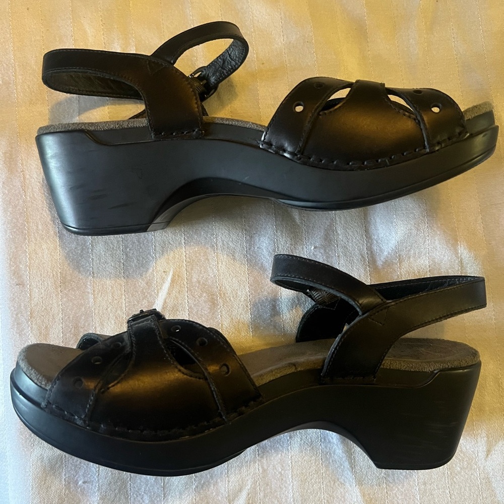 Dansko platform heels women’s size 8